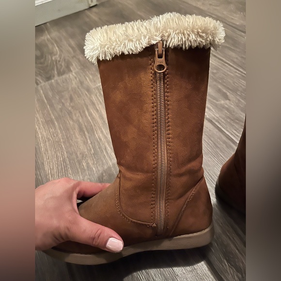 Girls winter boots. - Picture 3 of 4